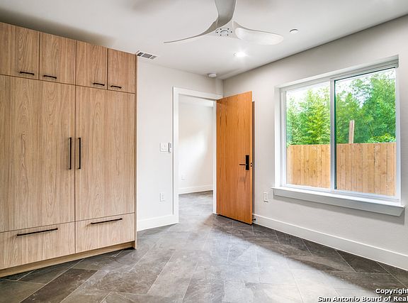 3rd image of 310 Clay St Residence #11