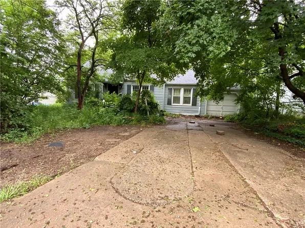 2610 S 40th Ter, Kansas City, KS 66106