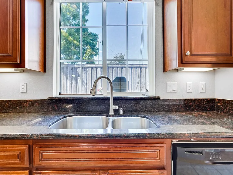 104 Alden Ct — Photo 11