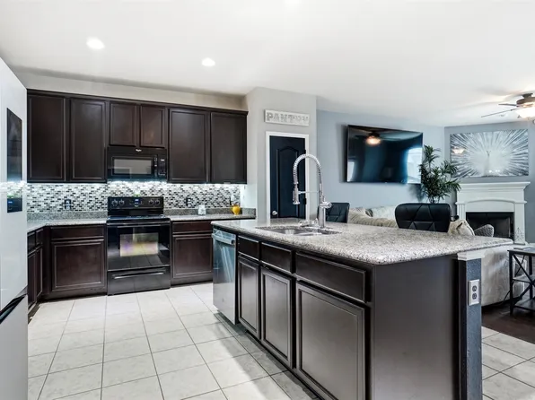 1625 Kawati Way, Krum, TX 76249