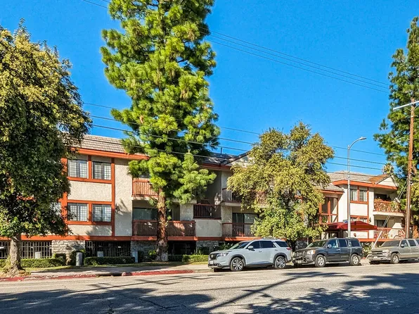 18325 Saticoy St, Reseda, CA 91335