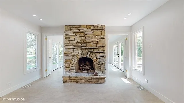 8473 Canterberry Dr — Photo 3