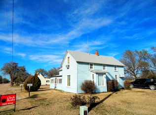 104 Wichita Ave, Larned, KS 67550