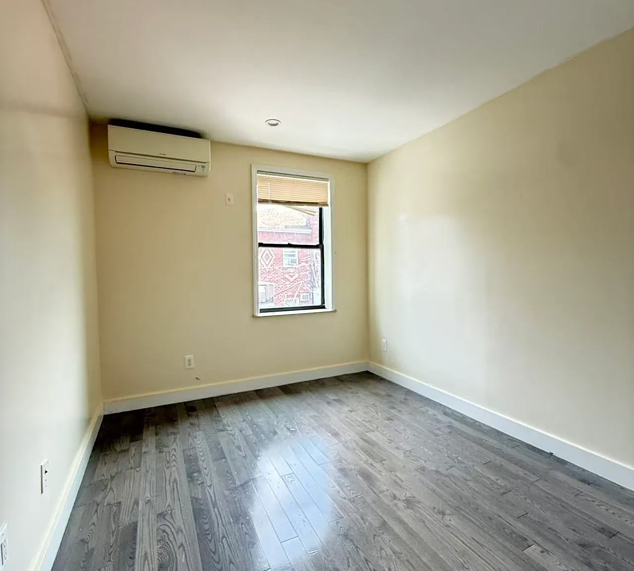 2 bed, 800 sqft, $2,500 — Photo 4