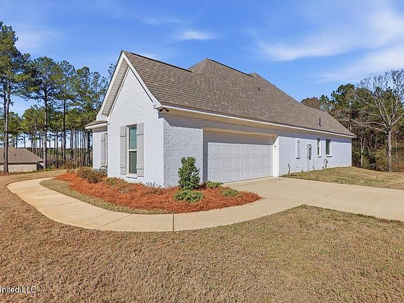 4th image of 119 Ashwood Ln