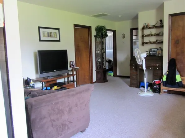 3322 Sangamon St, Steger, IL 60475