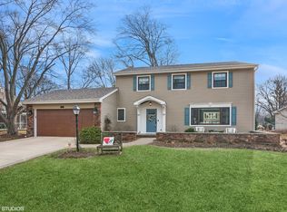 165 Hamilton Ln, Wheaton, IL 60189