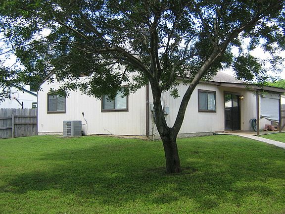 5th image of 6126 Les Harrison Dr