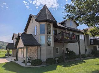 709 Serenity Ct, Decorah, IA 52101