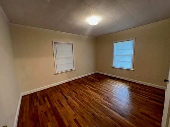 5th image of 214 Grady Ave N