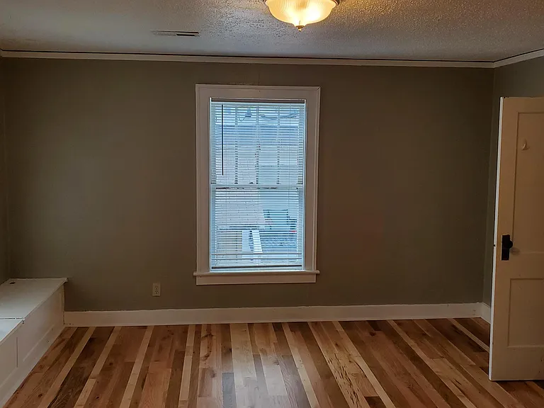 1621 Fairchildapt 2 Loft — Photo 4