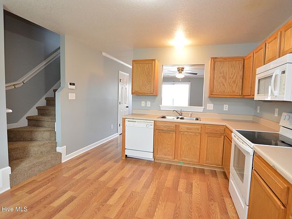 5th image of 905 Springwood Dr