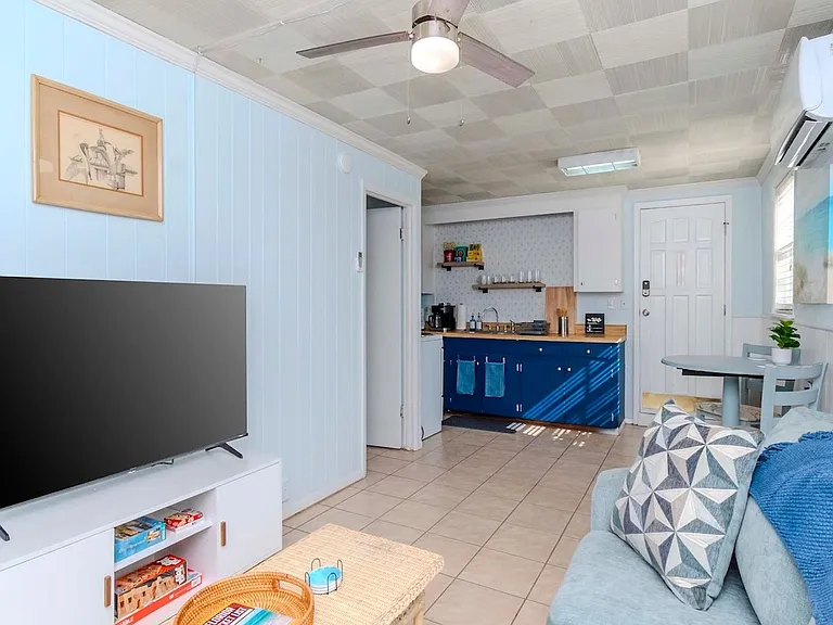 675 Clearwater Largo Rd S — Photo 35