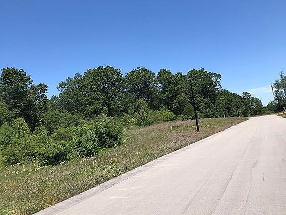 3rd image of Hidden Hills Dr #9