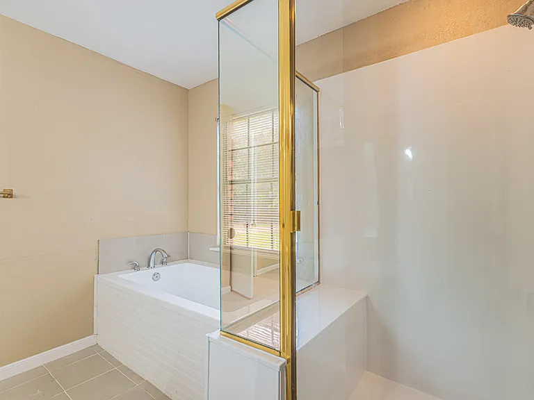 5203 Sutton Ct — Photo 26
