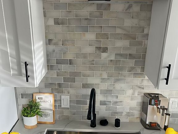 4th image of 25 Bennett Ave APT 5