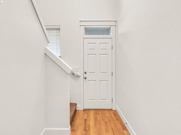 4th image of 5903 NE 49th St