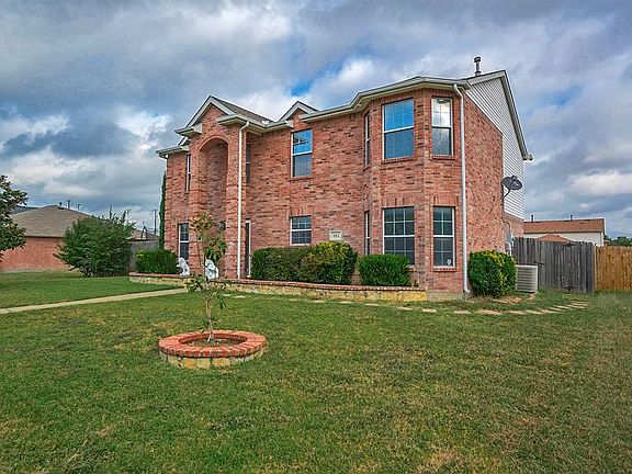 3rd image of 613 Stellaway Dr
