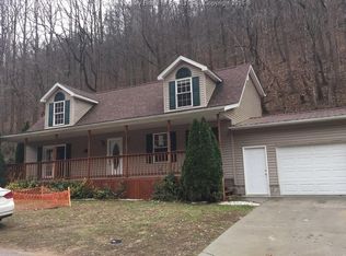 696 Georges Creek Dr, Charleston, WV