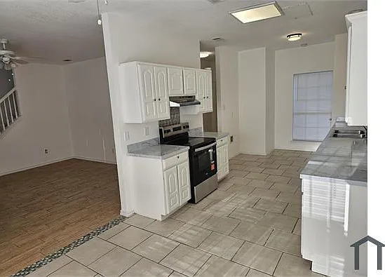 4 bed, 2031 sqft, $2,800 — Photo 3