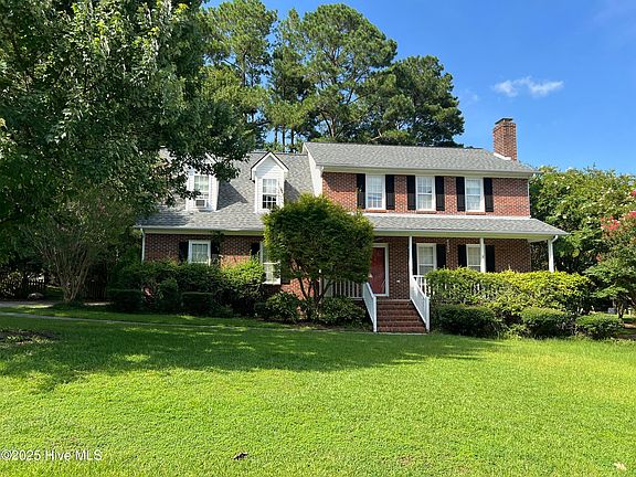 3rd image of 820 Welton Cir