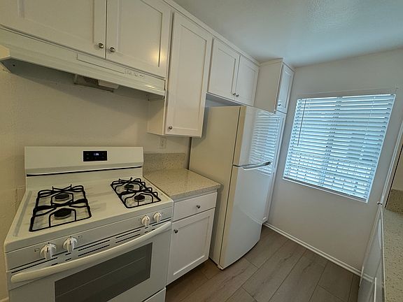 5th image of 1530 Purdue Ave APT 18
