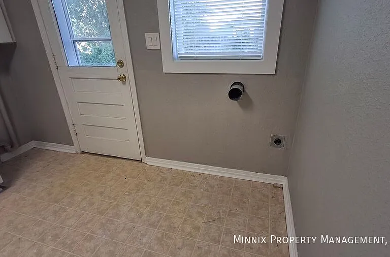 2608 6th Ave — Photo 14