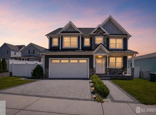 148 McCutcheon Ave, Sayreville, NJ 08872