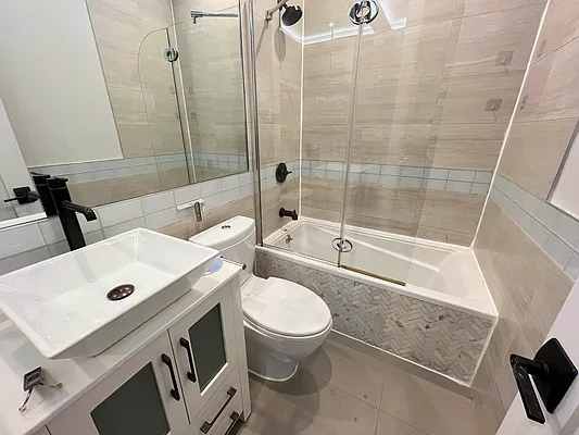 Rented by Tapiro Realty | media 14