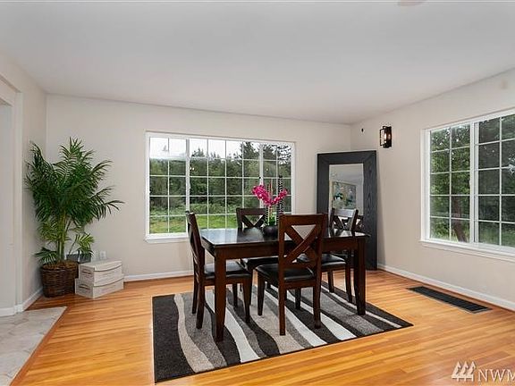 5th image of 14821 Purdy Dr NW