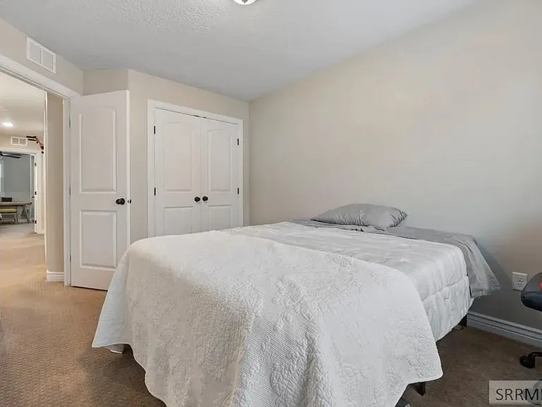 565 Pioneer Rd #215 — Photo 24