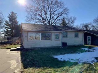 1402 Jones St, Le Claire, IA