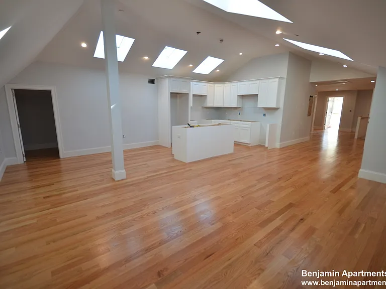 18 Murdock St #14 — Photo 1