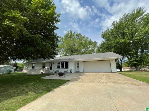203 County Rd N, Hospers, IA 51238