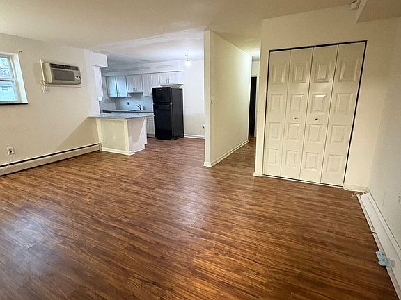 3rd image of 661 Mohawk Ave APT A2
