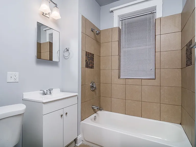 5848 S Michigan Ave #1W — Photo 8