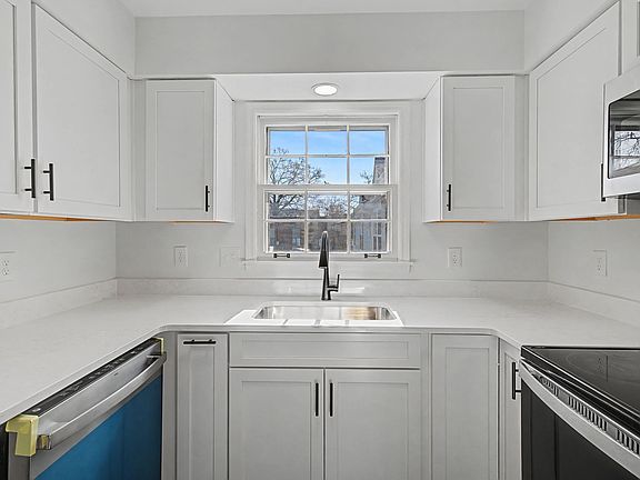 4th image of 2135 Acklen Ave APT 6