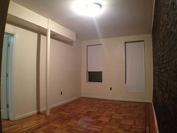 5th image of 382 Montgomery St APT 1F