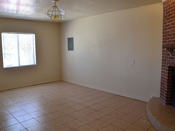 3rd image of 321 Calle Don Marcos NE