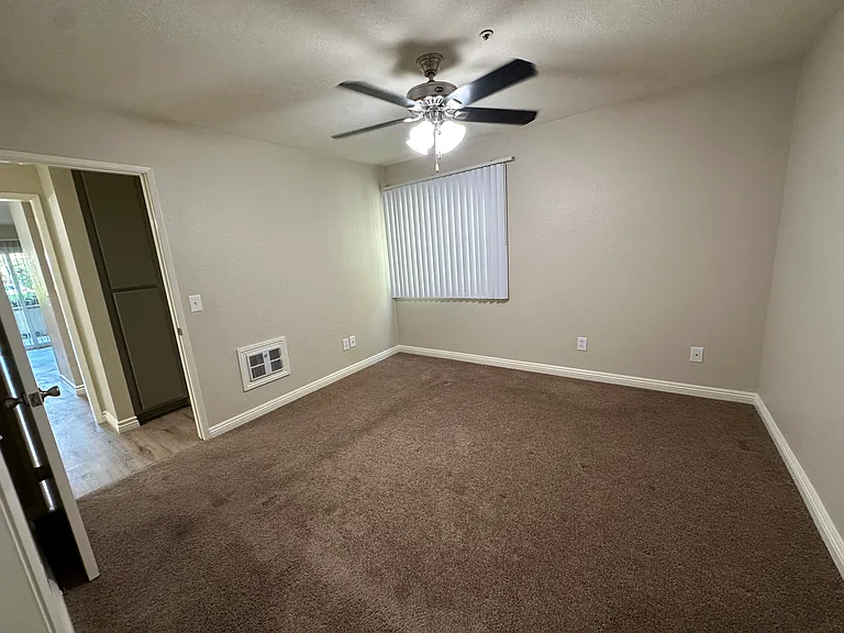 Tamarack Gardens Apartments — Photo 12