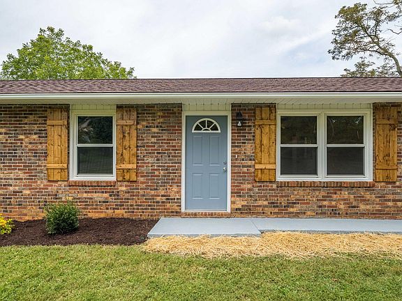 5th image of 100 Meadowview Ln