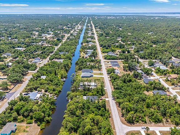 3rd image of 2042 COMO STREET LOT 18