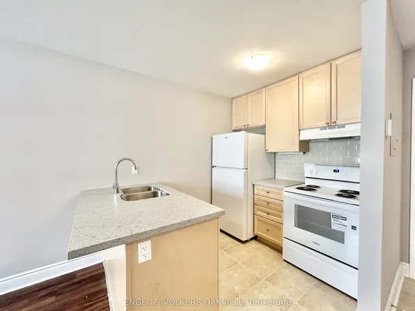 9 33rd St, Toronto, ON