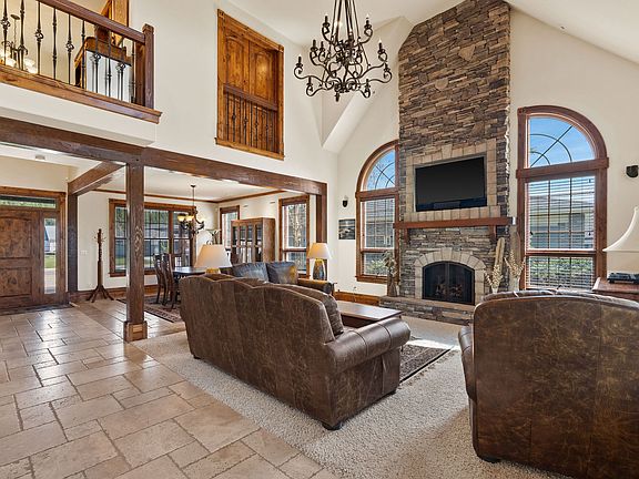 5th image of 1363 Lake Pointe Dr