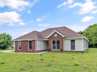 116 Clear Creek Dr, New Market, AL 35761