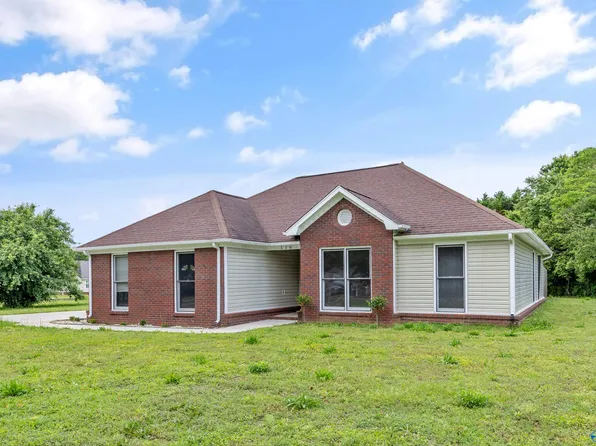 116 Clear Creek Dr, New Market, AL 35761