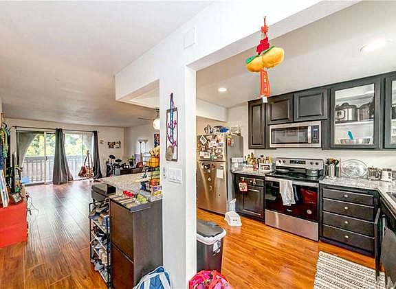 3rd image of 730 N Eucalyptus Ave APT 15