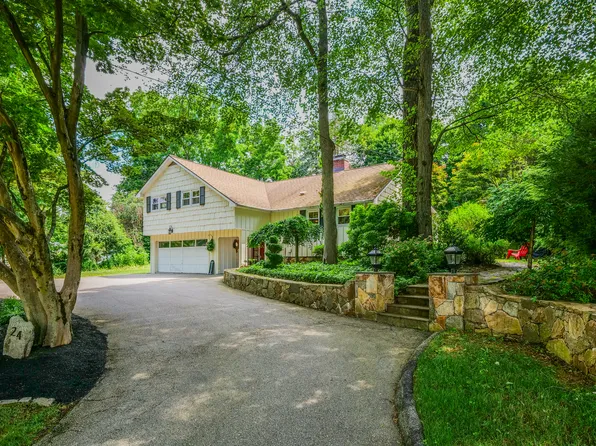 24 Buttonball Lane, Glastonbury, CT 06033