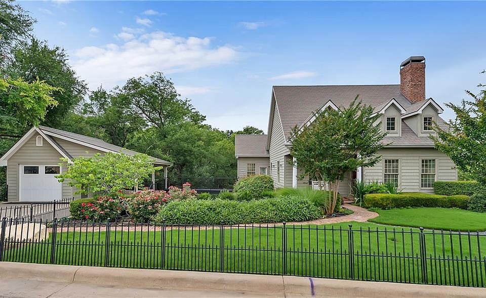 1st image of 3060 Bellaire Dr W