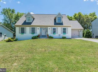 27 White Oak Blvd, Mechanicsburg, PA